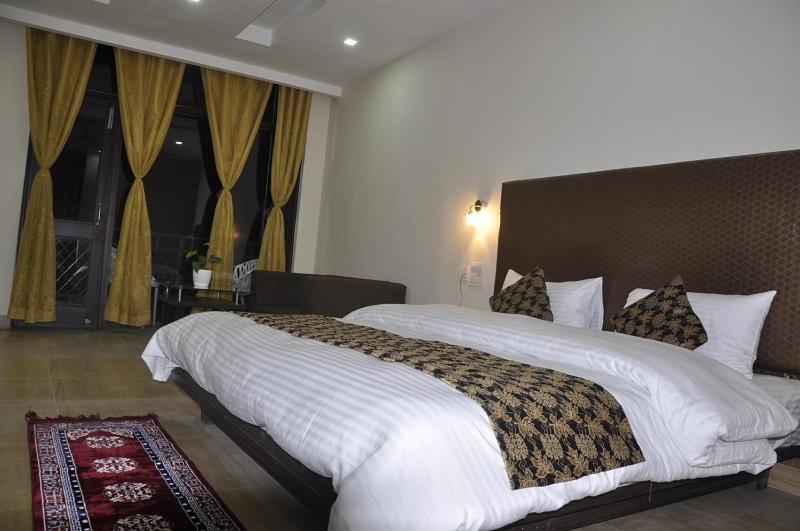 دارامشالا Oyo 28425 Dal Lake Resort المظهر الخارجي الصورة